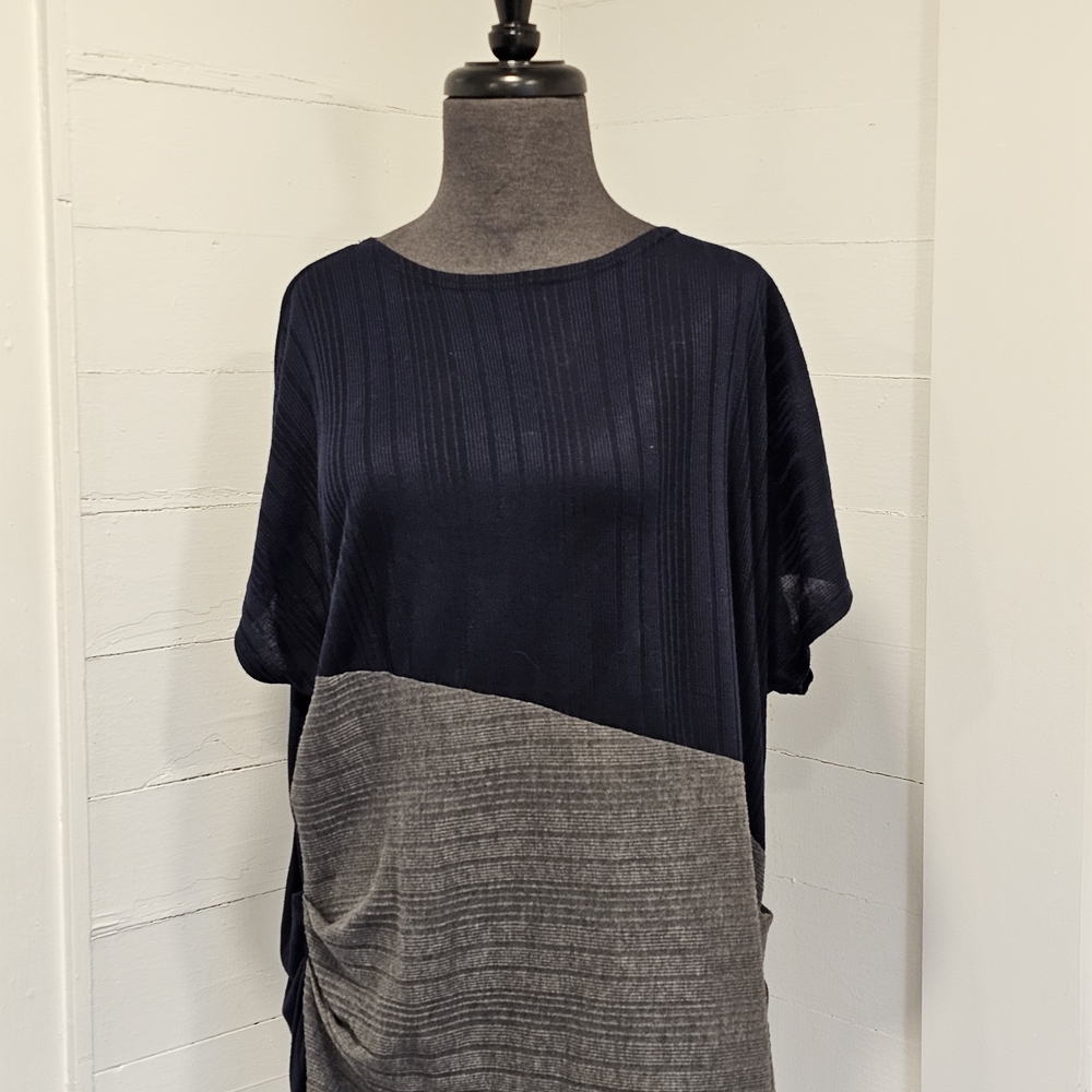 Chic Navy and Gray Colorblock Top